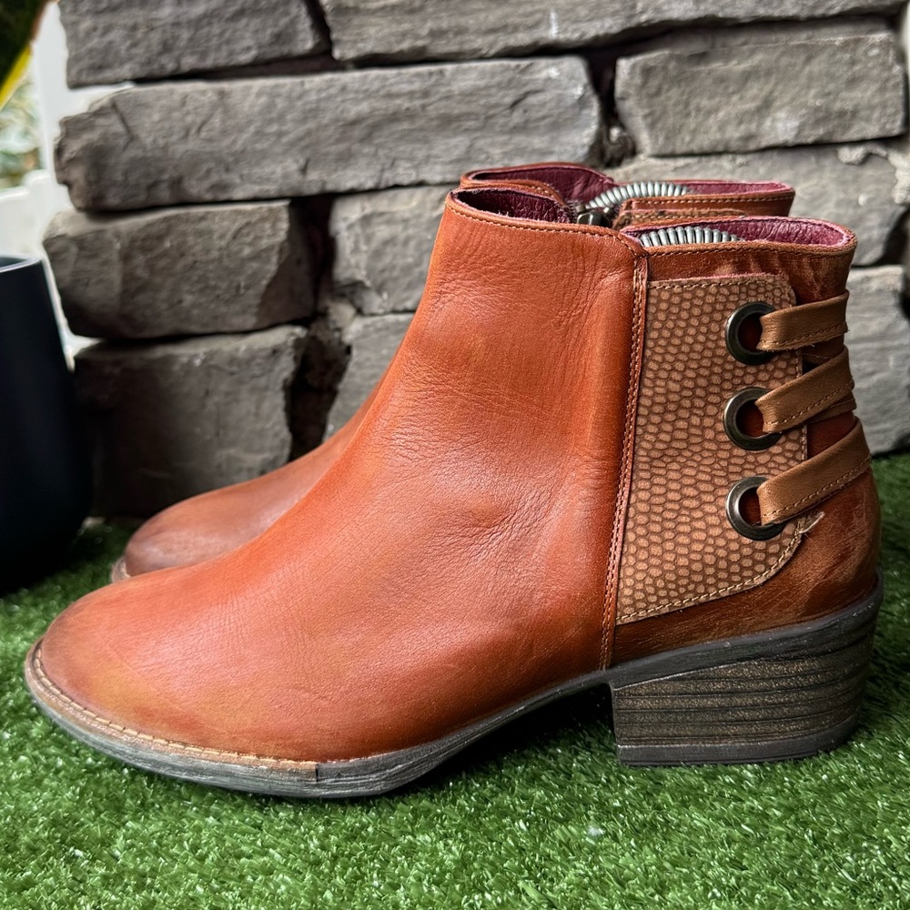 Sterling River Chelsea Brown Leather Women's Boots